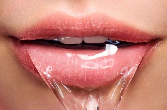 లాలాజలం తో స్విమ్మింగ్పూల్