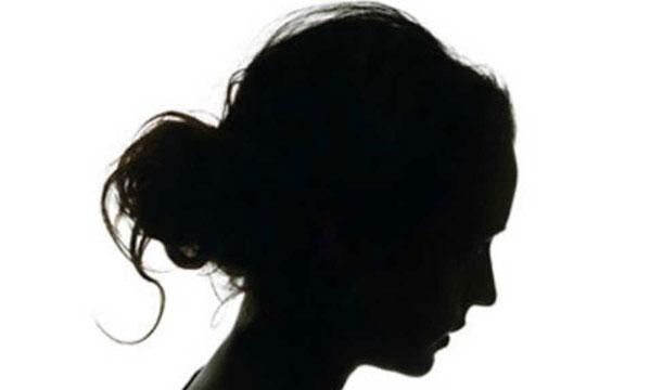 భర్త వేధింపులు భరించలేక.. మర్మాంగాన్ని కోసేసింది భర్త వేధింపులు భరించలేక.. మర్మాంగాన్ని కోసేసింది