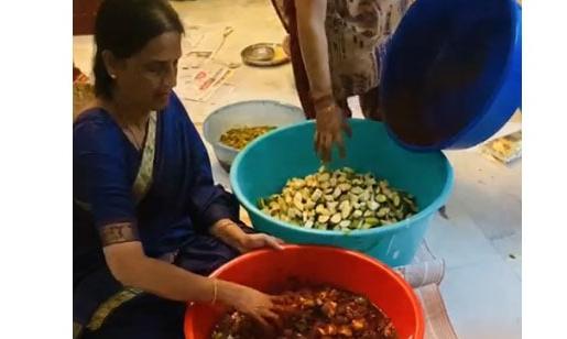 తెలుగు పచ్చడి రుచి వేరయా...తయారీలో ప్రముఖులు