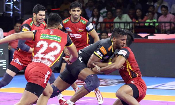 పోరాడి ఓడిన టైటాన్స్ పోరాడి ఓడిన టైటాన్స్