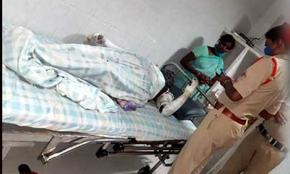 వివాహేతర సంబంధం : ప్రియుడిపై పెట్రోల్ పోసి నిప్పంటించిన..