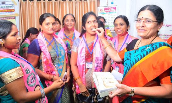 తెలంగాణాలో జిల్లా పరిషత్ ఛైర్పర్సన్/ ఛైర్మన్లుగా ఎన్నికైంది వీళ్లే.. తెలంగాణాలో జిల్లా పరిషత్ ఛైర్పర్సన్/ ఛైర్మన్లుగా ఎన్నికైంది వీళ్లే..