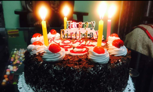 బర్త్డే కేక్ తిని.. ఇద్దరు మృతి బర్త్డే కేక్ తిని.. ఇద్దరు మృతి