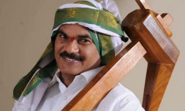 తోట త్రిమూర్తులు చూపు ఎటు వైపు?