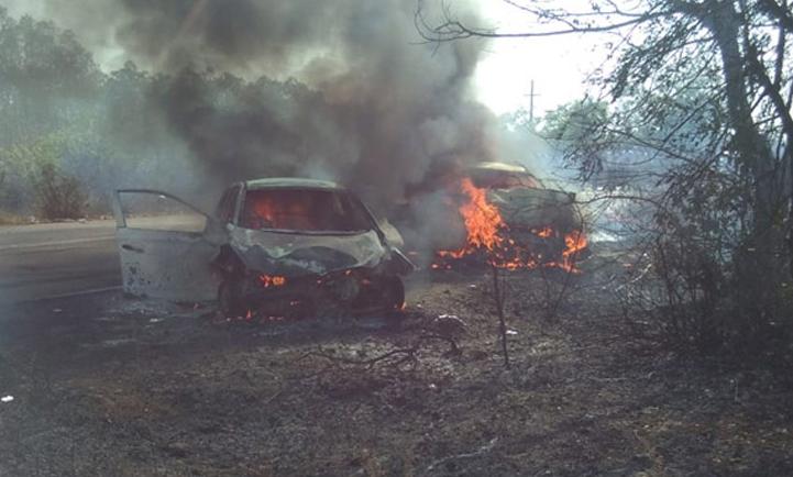 ఎదురెదురుగా కార్లు ఢీ.. ముగ్గురికి