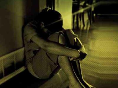 న్యాయం చేయాలని రక్తంతో ప్రధానికి లేఖ రాసిన అత్యాచార బాధితురాలు