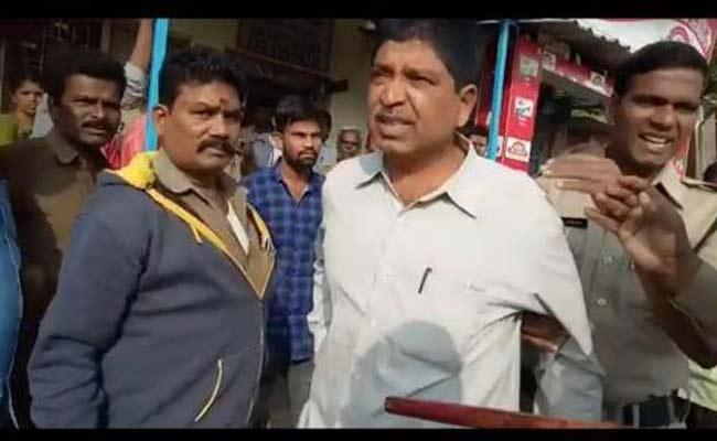 6నెలలుగా తిరుగుతున్నా.. కోర్కె తీరుస్తావా.. లేదా?