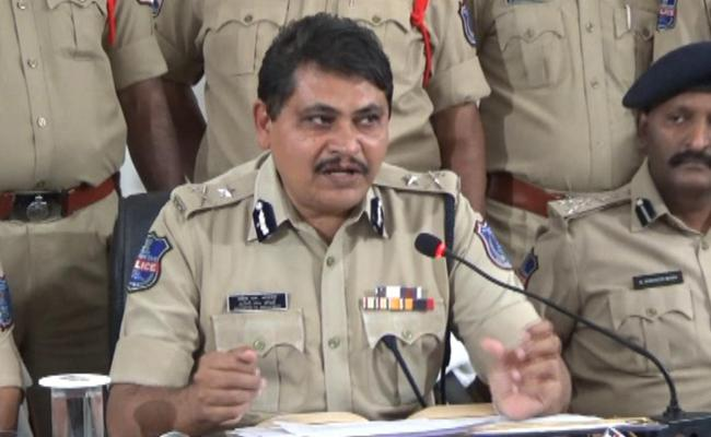 క్యూనెట్‌ గుట్టు రట్టు.. 58 మంది అరెస్టు