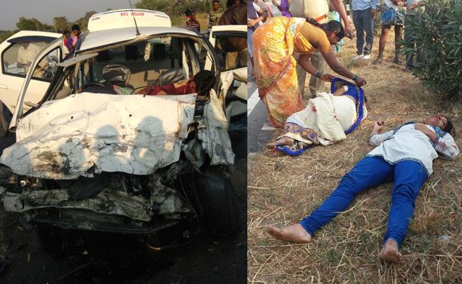 రెండు కార్లు ఢీకొని ఏడుగురి మృతి
