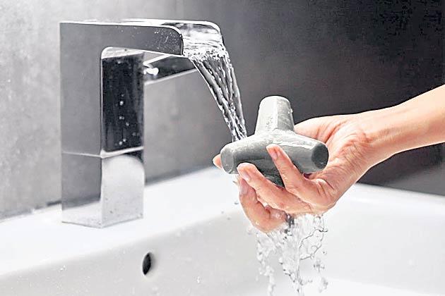 తడిసి ఉన్నా జారిపోని సోప్