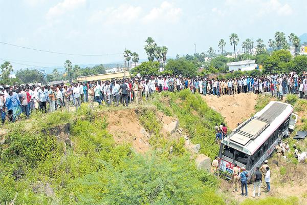 మృతుల్లో మహిళలు, చిన్నారులే ఎక్కువ