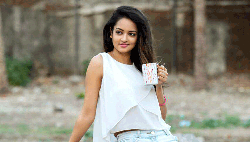 శాన్వి ఆశలన్నీ తారక్పైనే శాన్వి ఆశలన్నీ తారక్పైనే