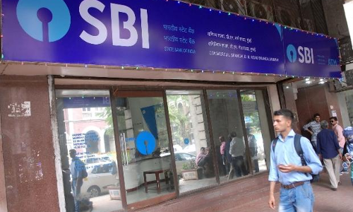 ఎస్‌బీఐ అకౌంట్లో ఎవరెవరు ఎంతెంత మినిమమ్‌ బ్యాలెన్స్‌ మెయింటైన్ చెయ్యాలంటే..