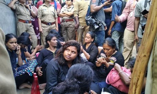 శబరిమలలో మళ్లీ ఉద్రిక్తత శబరిమలలో మళ్లీ ఉద్రిక్తత