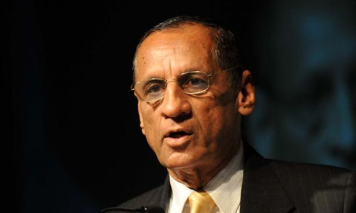 పెద్దాయనకు మద్దెల దరువు