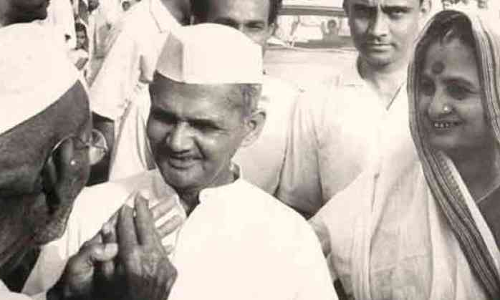 లాఠీ ఛార్జ్ వద్దన్నా లాల్ బహదూర్ శాస్త్రిగారు