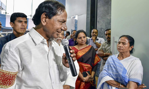 మమత.. అంత సులువుగా కేసీఆర్ కు చాన్స్ ఇస్తారా?