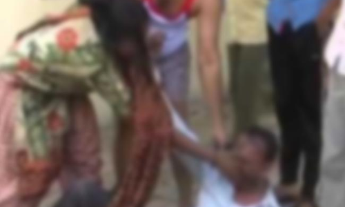 పంట రుణానికి వెళ్లిన రైతు భార్యను కోరిక తీర్చమన్నాడు..!