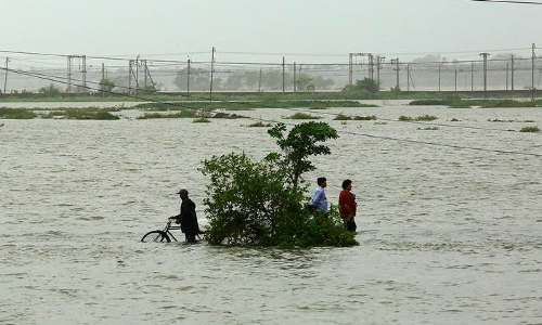 ముంబై అతలాకుతలం
