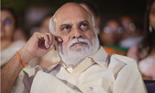 జై ఒక అద్భుతం - ద‌ర్శ‌కేంద్రుడు