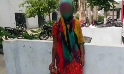 ఐదునెలల పిండాన్ని సంచిలో వేసుకొచ్చిన యువతి..