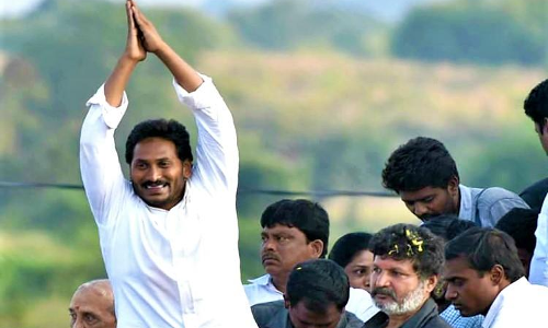 వైసీపీలోకి భారీగా వలసలు