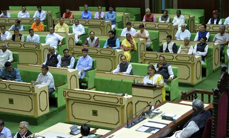 అసెంబ్లీలో దెయ్యాలు ఉన్నాయ్‌..!