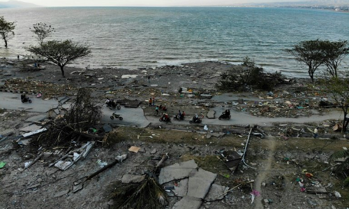 ఇండోనేషియాలో సునామీతో 2018 విషాదాంతం ఇండోనేషియాలో సునామీతో 2018 విషాదాంతం