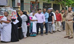 ఖమ్మం జిల్లాలో పోలింగ్ ఆలస్యం..