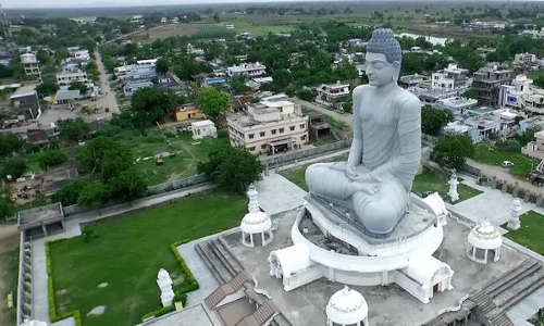 విజయవాడలోని పున్నమి ఘాట్లో ఎయిర్ షో విజయవాడలోని పున్నమి ఘాట్లో ఎయిర్ షో