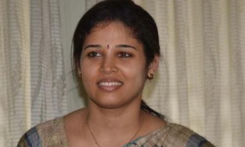 పంతం నెగ్గించుకున్న తెలుగు కలెక్టర్