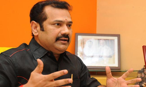 ఏపీలో కూడా ఇదే సీన్ రిపీట్ : సినీ రచయిత