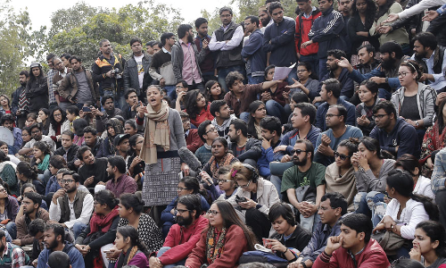 నాయకత్వ లక్షణాలు దాచితే దాగవు