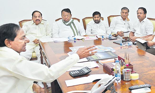 తెలంగాణ రైతులకు శుభవార్త...పంట సాయం చెక్కుల పంపిణీ తేదీ ఖరారు తెలంగాణ రైతులకు శుభవార్త...పంట సాయం చెక్కుల పంపిణీ తేదీ ఖరారు