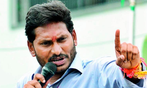 ఆ మూడు టిక్కెట్లు జగన్ ఎవరికిస్తారో..?