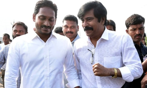 వైఎస్‌ జగన్‌ను కలిసిన సినీ నటుడు భానుచందర్‌