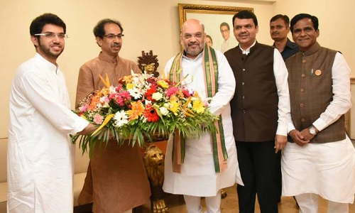 ఉద్ధవ్తో కమలంలో ఎవరిని ఉద్ధరించడానికి? వ్యూహకర్త అమిత్షా ఆలోచనేంటి? ఉద్ధవ్తో కమలంలో ఎవరిని ఉద్ధరించడానికి? వ్యూహకర్త అమిత్షా ఆలోచనేంటి?