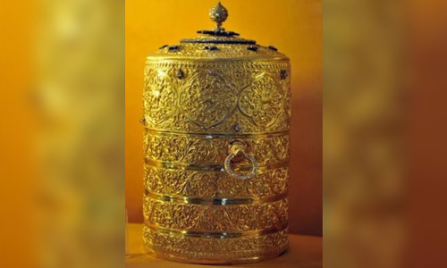 మ్యూజియంలోని వజ్రవైఢూర్యాలు హాంఫట్