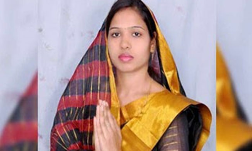 ఆలయంలోకి వెళ్లిన మహిళా ఎమ్మెల్యే.. గంగా జలంతో శుద్ధి చేసిన గ్రామస్థులు