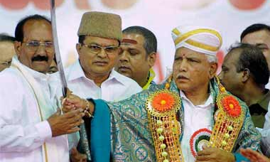 కన్నడ కొరివితో బీజేపీ తలగోక్కుటుందా? రిసార్ట్‌ రాజకీయాలు ఏం చెబుతున్నాయ్‌