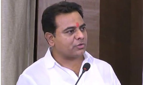 గుజరాత్ నంబర్స్ పై మంత్రి కేటీఆర్ అసహనం..!