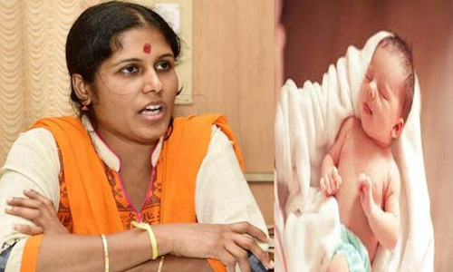 న్యూ ఇయర్ బంపర్ ఆఫర్: ఆడపిల్ల పుడితే రూ.5లక్షలు న్యూ ఇయర్ బంపర్ ఆఫర్: ఆడపిల్ల పుడితే రూ.5లక్షలు