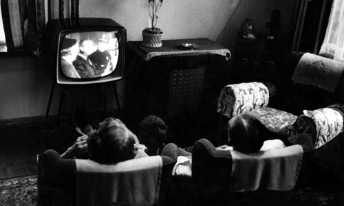 టెలివిజన్ కనుగొన్న అనంతరం! టెలివిజన్ కనుగొన్న అనంతరం!