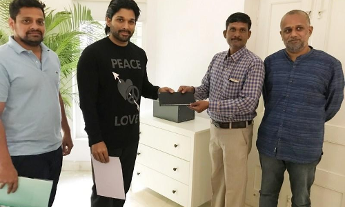 పవన్ పిలుపు మేరకు తిత్లీ బాధితుల కోసం మరోసారి బన్నీ సాయం