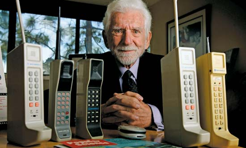 తొలిసారి మొబైల్ ఫోన్ను ఎవరు వాడారు! తొలిసారి మొబైల్ ఫోన్ను ఎవరు వాడారు!