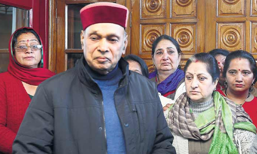 పాపం ధుమాల్ ఢమాల్ అయ్యాడు