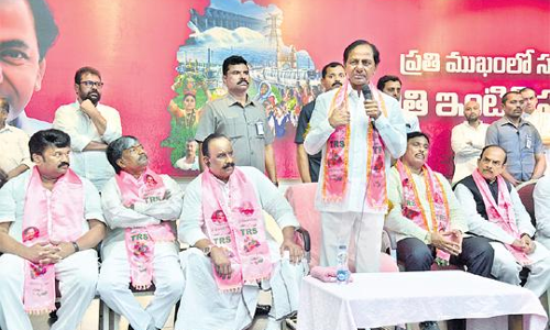 కాంగ్రెస్‌ నుంచి టీఆర్‌ఎస్‌లోకి మరో 15 మంది!