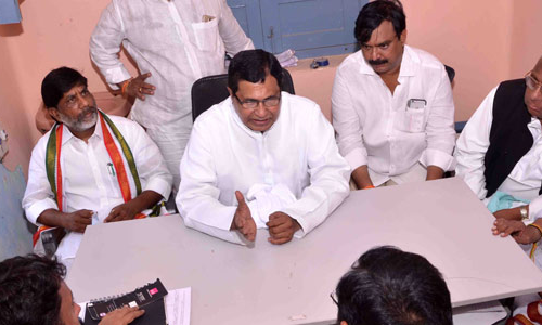 టీకాంగ్రెస్ కు మరో షాక్.. రాజీనామా చేసేందుకు రెడీ అయిన మాజీ మంత్రి?