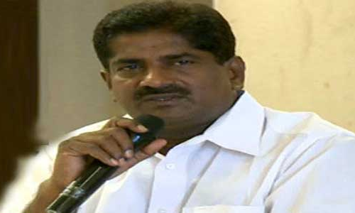 ఉద్యోగుల ఇబ్బందులకన్న, ప్రభుత్వ ప్రసన్నతే మిన్నలా