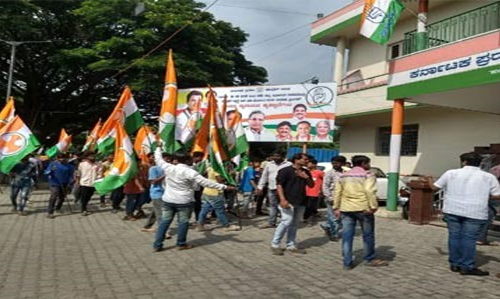 బ్రేకింగ్ : కాంగ్రెస్ కు ఇద్దరు ఎమ్మెల్యేల టాటా?.. చక్రం తిప్పుతున్న గాలి!